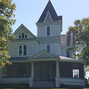 Oaklawn Inn Menomonie Exterior photo