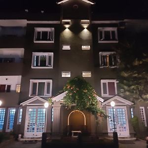 Hotel Royal Chamba  Exterior photo