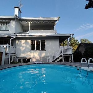 House With A Pool Near A Train Station Apartment Helsinki Exterior photo