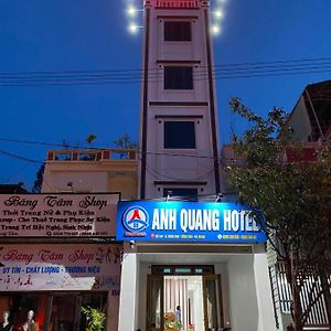 Anh Quang Hotel Dong Van Exterior photo