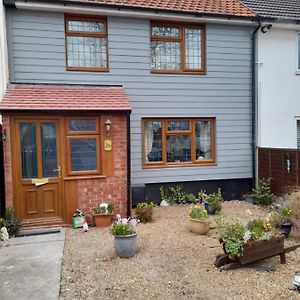 Betty'S Retreat Apartment Cheshunt Exterior photo