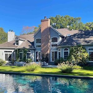 Stunning East Hampton Designer Home Exterior photo