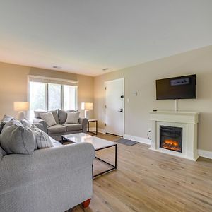 Renovated Munster Condo - 15 Mi To Lake Michigan! Exterior photo