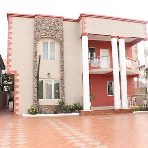 Freda'S Court Apartment Kwabenya Exterior photo