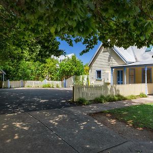 Harem Cottage Gembrook - Spa Bath & Wood Fireplace Exterior photo