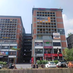 Hotel Lotus Pink Ahmedabad Exterior photo