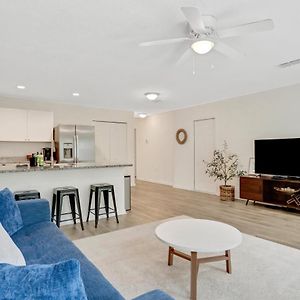 Modern Home With Garage Near Town St. Augustine Exterior photo