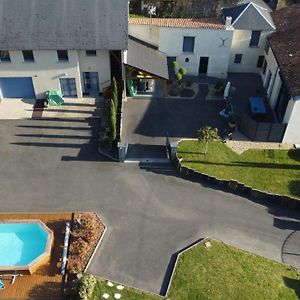 Gite Ruelle Aux Vaches - Avec Piscine Partagee Apartment Montreuil-Bellay Exterior photo