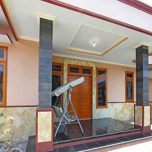 Rumah Kemuning Mataram Villa Exterior photo