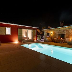 Red House Trget With Swimming Pool, Sauna And Jacuzzi Labin  Exterior photo