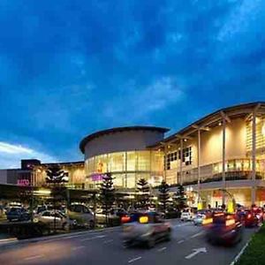 Cozy Sky Trees, Aeon, Netflix & Pool Views Apartment Johor Bahru Exterior photo