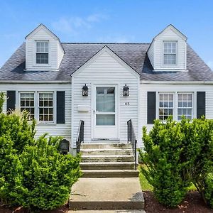 Charming Beachside Home Bridgeport Exterior photo