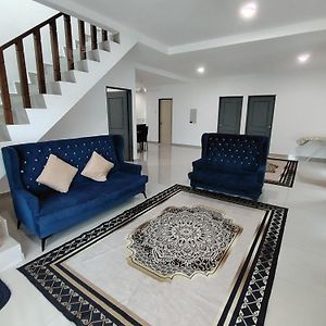 5 Bedrooms Danish Homestay Ipoh Tambun With Private Pool Tanjung Rambutan Exterior photo