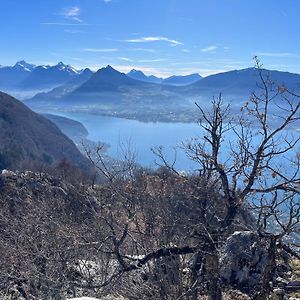 Entre Lac D'Annecy Et Montagnes, Golf Et Parapente A Pieds Talloires Exterior photo