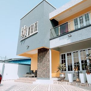 Private Room With Living Space At Legon North Legon Exterior photo