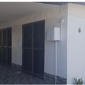 Entire 3 Bedroom Fully Furnished House, 6 Guests Suva Exterior photo