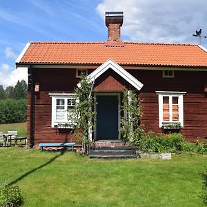 Charming Renovated Seventeenth Century Cottage Ludvika Exterior photo