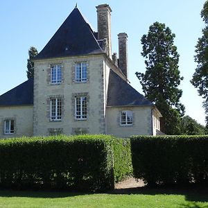 Château Turgot Gîtes Bons-Tassily Room photo