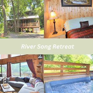 River Song Retreat - Right On The River! Great Cacapon Exterior photo