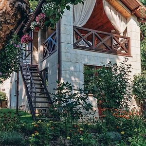 White Valley Entire Guest House Next To Forest Chisinau Exterior photo