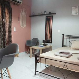 Cozy Studio Flat 1 Bedroom-Very Central Location Mytilene Exterior photo
