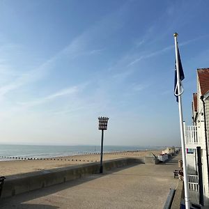 Ocean View Suite - Near Hythe - On Beach Seafront - Private Parking Dymchurch Exterior photo