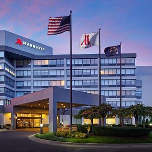 Detroit Marriott Southfield Hotel Exterior photo