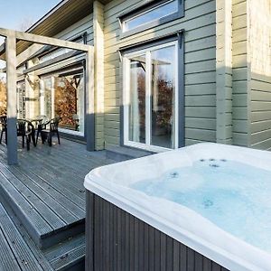 Roydon Marina - Lodge 8 - Hot Tub - Pet Friendly Exterior photo