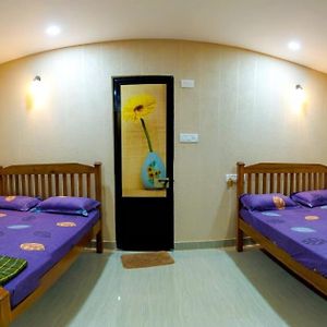 Hangout Apartment Kalyanpur Exterior photo