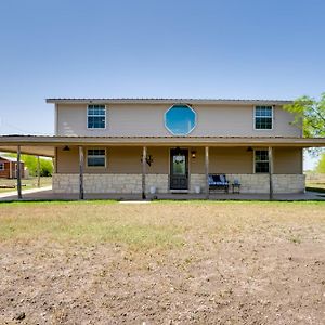 Pet-Friendly Cabin On 3 Acres 7 Mi To Uvalde! Villa Exterior photo