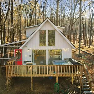 Chalet On Large Wooded Lot Whot Tub Firepit Wifi Villa Berkeley Springs Exterior photo