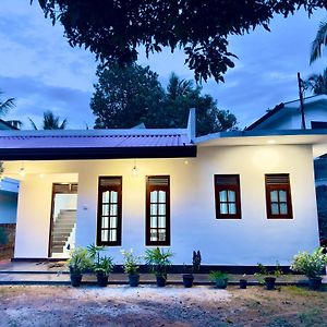 J Home Stay Ukwatta Galle Exterior photo