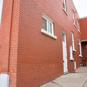 Cozy Studio Perfect For Business Travelers Downtown Apartment Moose Jaw Exterior photo