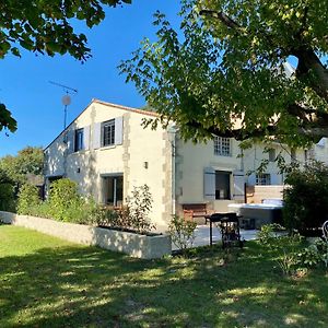 La Maison Du Champ De Beaumont Apartment Galgon Exterior photo