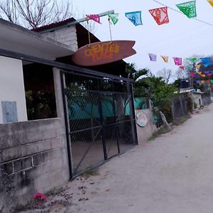 Chentes Place Hotel Barra de la Cruz Exterior photo