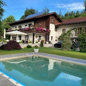 Ferienhaus Kramser Hotel Arnoldstein Exterior photo