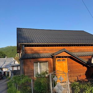 Садиба Криниченька Hotel Yaremche Exterior photo