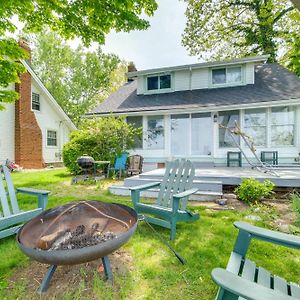 Coastal Lake Erie Cottage With Amazing Water Views! Euclid Exterior photo