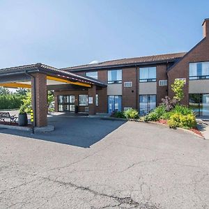 Comfort Inn Rimouski Exterior photo