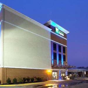 Holiday Inn Express Washington Dc-Bw Parkway, An Ihg Hotel Hyattsville Exterior photo