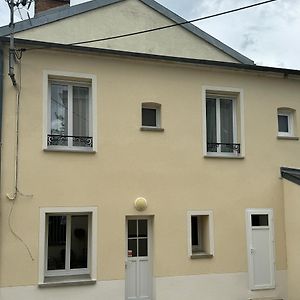 La Petite Maison De La Gare Apartment Nemours Exterior photo