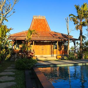 Pondok Kawinaya Hotel Singaraja  Exterior photo