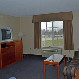 Paola Inn And Suites Room photo