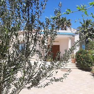 Villa A Chott-Meriem, Sousse, 400 M De La Plage Exterior photo