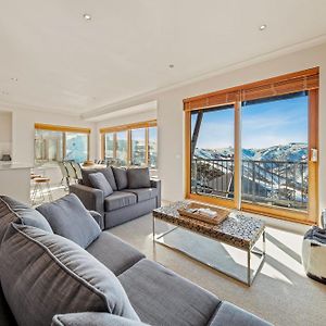 Schnapps Penthouse Ski Apt With Undercover Parking Apartment Núi Hotham Exterior photo