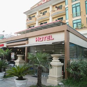 Grand Hotel Elbasan Exterior photo
