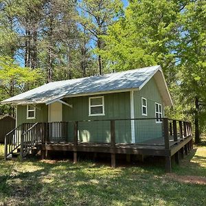 Little Lake Cabin Close To Callaway Gardens Villa Valley Exterior photo