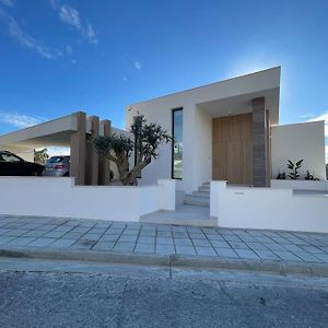 Luxurious Brand New Apartment Limassol Exterior photo