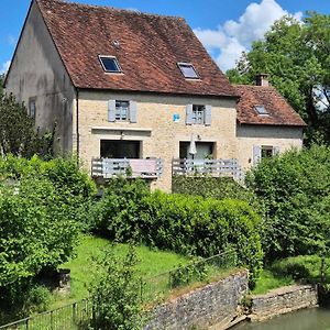 Au Lavoir Du Serein "La Billaude" Et "La Langouette" Bed & Breakfast Saint-Germain-les-Arlay Exterior photo