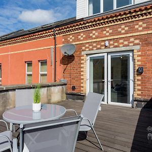 Attic Style 2 Bed Duplex Apartment With Rooftop Patio Belfast Exterior photo
